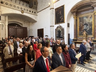 Junta Directiva presidida por Dª Elena Lucerón