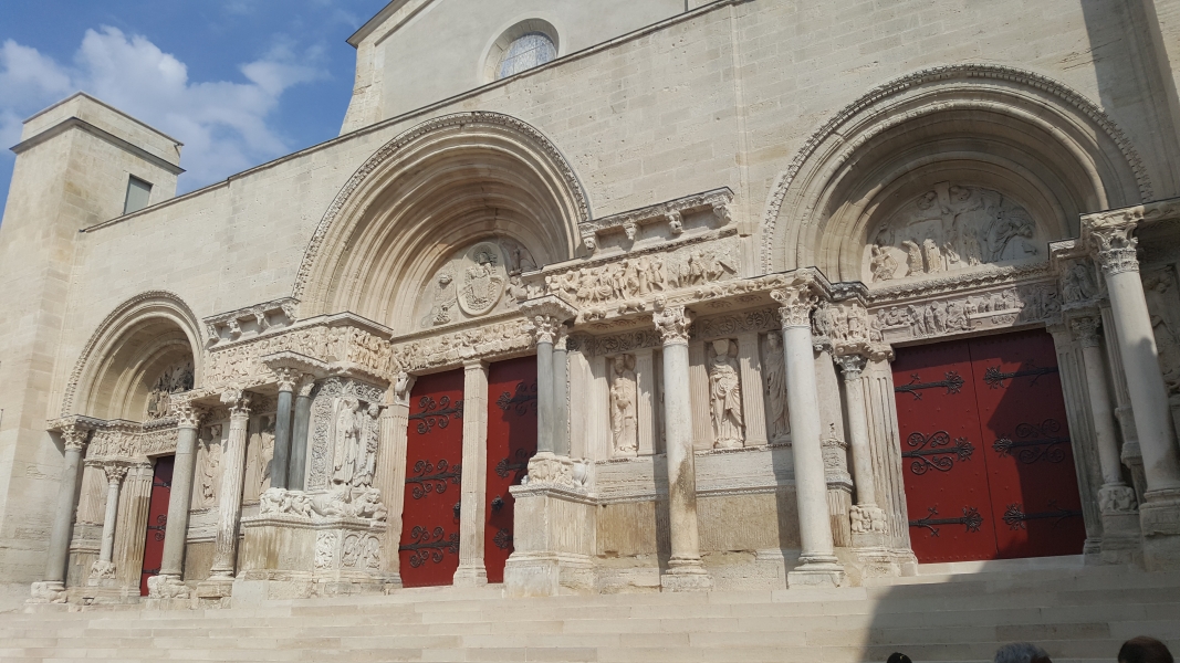 Pórtico de la Abadía de Saint Gilles