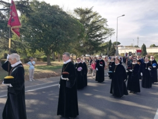 Peregrinación de Cofradías a la Abadía de Saint Gilles (15)